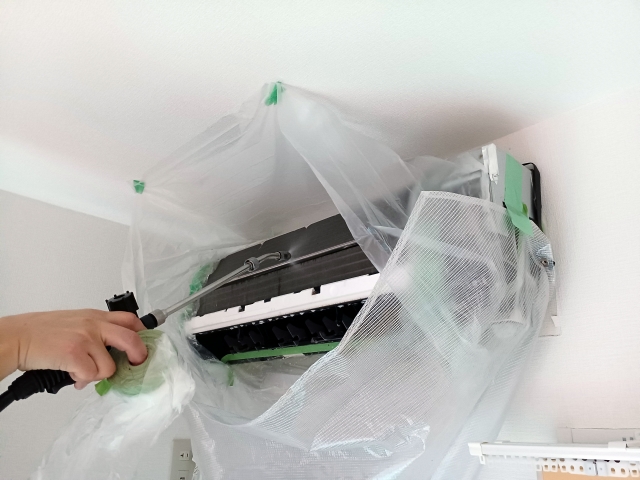 プロの業者によるエアコンの防カビコーティング