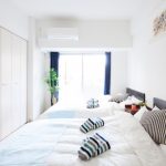 ベッドのある寝室のエアコンクリーニング