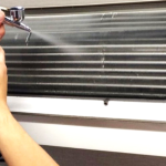 プロの業者によるエアコンの防カビコーティング